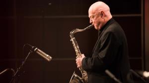 don-menza-buehne-frei-108~_h-558_v-img__16__9__xl_w-994_-e1d284d92729d9396a907e303225e0f2d9fa53b4