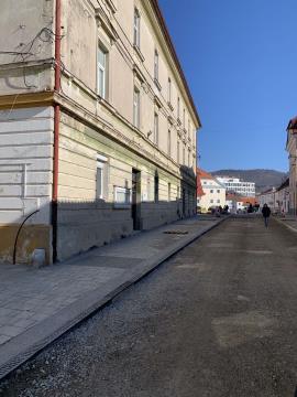 IMG-9b5b77641f5f58f69663ad2b53c5cb80-V