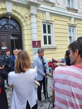 IMG-713bcbef428b1b3b3269de4a32151f4f-V