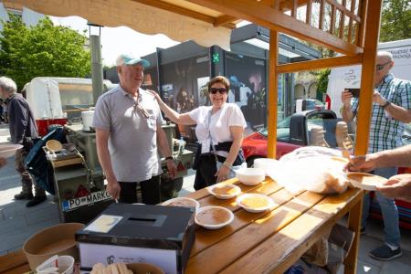 1116