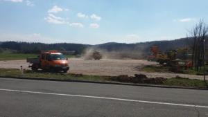 Parkirišče ob avtocestnem izvozu v Razdrtem