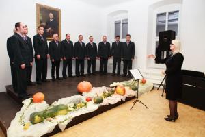 V izvedbi Vokalne skupine Mavrica in Vokalne skupine Slavna so zazvenele “Jesenske in zaljubljene”