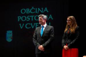 Postojna je cvetela – tokrat v soju odrskih luči