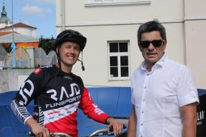 Tlačilni poligon za Ljudsko univerzo