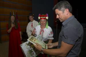 Kulturni utripu poletja tokrat v Kulturnem domu Postojna s folklornimi skupinami iz Ukrajine
