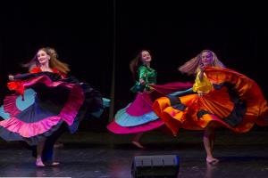 Kulturni utripu poletja tokrat v Kulturnem domu Postojna s folklornimi skupinami iz Ukrajine