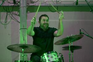 Uroš Perič s koncertne turneje po Franciji direktno na Kulturni utrip v Postojno