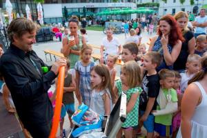 Kulturni utrip v Postojni s »čarodejem Romanom«