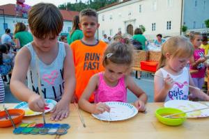 Kulturni utrip v Postojni s »čarodejem Romanom«