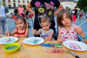 Kulturni utrip v Postojni s »čarodejem Romanom«