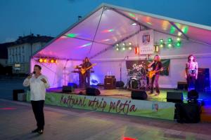 Pravi rock’n’roll z repertoarjem Elvisa Presleya na Kulturnem utripu v Postojni