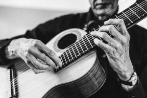 Izzvenel je tretji koncert v sklopu 5. Mednarodnega festivala kitare v Postojni