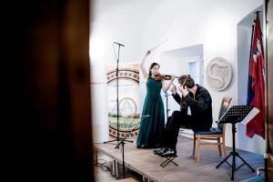 Izzvenel je tretji koncert v sklopu 5. Mednarodnega festivala kitare v Postojni