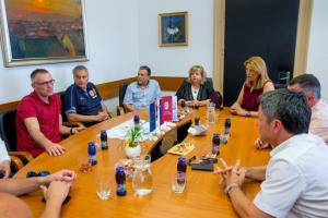 Visoki košarkarski obisk pri županu