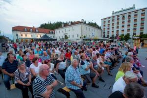 Ansambel Akordi ogrel publiko na Kulturnem utripu