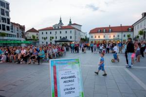 Ansambel Akordi ogrel publiko na Kulturnem utripu