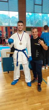 IMG-6b45f45e343b3acb3bc81a15fa681b4b-V