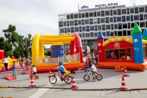 1. Jakobovo srečanje je uspelo v popolnosti