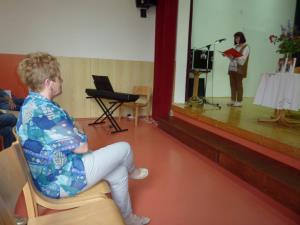 Milena Miklavčič navdušila v Orehku