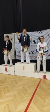 IMG-afc4c701c0621a5a7591a19fdfd52330-V