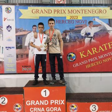 IMG-d883e8927ea9d9c133f190c335170837-V