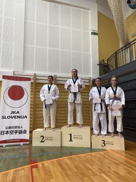 IMG-7bd38e06affb8e6b24e05aedad3563be-V