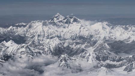 Temni_pokrov_sveta_Everest_foto_Amir_Muratovic