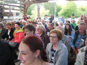 Ljubezen – rdeča nit dogajanja na drugem četrtkovem večeru pod kozolcem