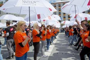 Generacija postojnskih maturantov odplesala v »zrela leta«