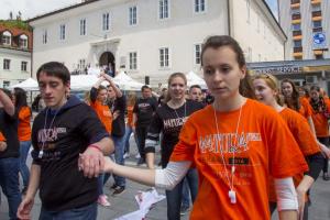 Generacija postojnskih maturantov odplesala v »zrela leta«