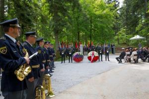 Praznovanje v Črni jami