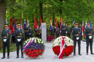 Praznovanje v Črni jami