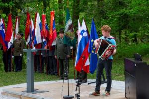 Praznovanje v Črni jami