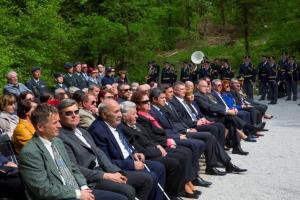 Praznovanje v Črni jami