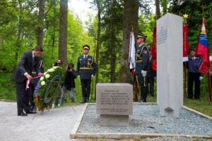 Praznovanje v Črni jami