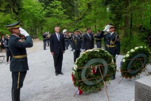 Praznovanje v Črni jami