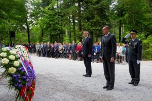 Praznovanje v Črni jami