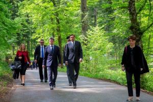 Praznovanje v Črni jami