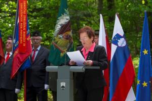 Praznovanje v Črni jami