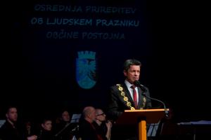 Porodničar in ginekolog Aleksander Merlo je častni občan Postojne
