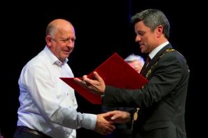 Porodničar in ginekolog Aleksander Merlo je častni občan Postojne