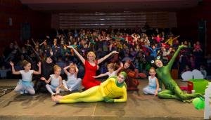 Abonenti otroškega abonmaja »MALI MEDO« so tokrat uživali v glasbeno-gledališki-plesni predstavi