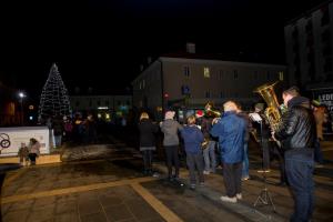Koncert postojnske godbe v centru