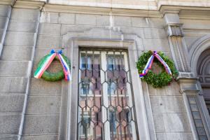 Trst in spomeniki padlim v Postojni