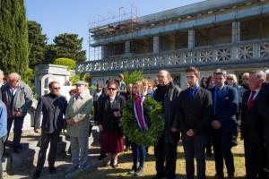 Trst in spomeniki padlim v Postojni