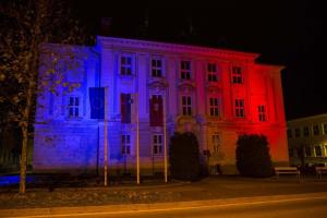 Občina Postojna v podporo Franciji