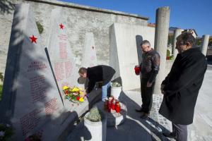 Obisk obeležij v krajevni skupnosti POSTOJNA pred Dnevom spomina na mrtve