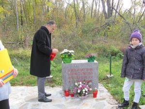 Obisk obeležij v krajevni skupnosti POSTOJNA pred Dnevom spomina na mrtve