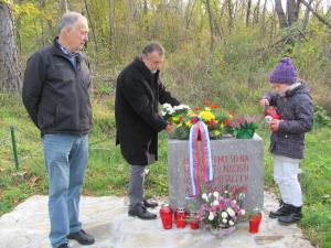Obisk obeležij v krajevni skupnosti POSTOJNA pred Dnevom spomina na mrtve