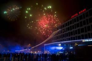 C34C56A4-06E1-4B6B-8C03-0B14EF355A45